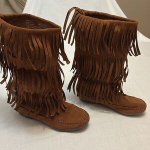 Fringed Rust Brown Moccasin Style Boots EUC Size 6